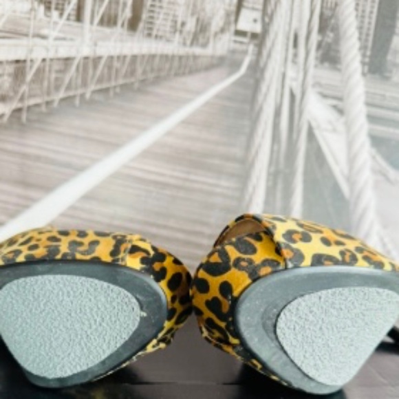 BETTIE PAGE PIN-UP STLE PLATFORM STILETTOS WITH PEEP TOE - Picture 7 of 8